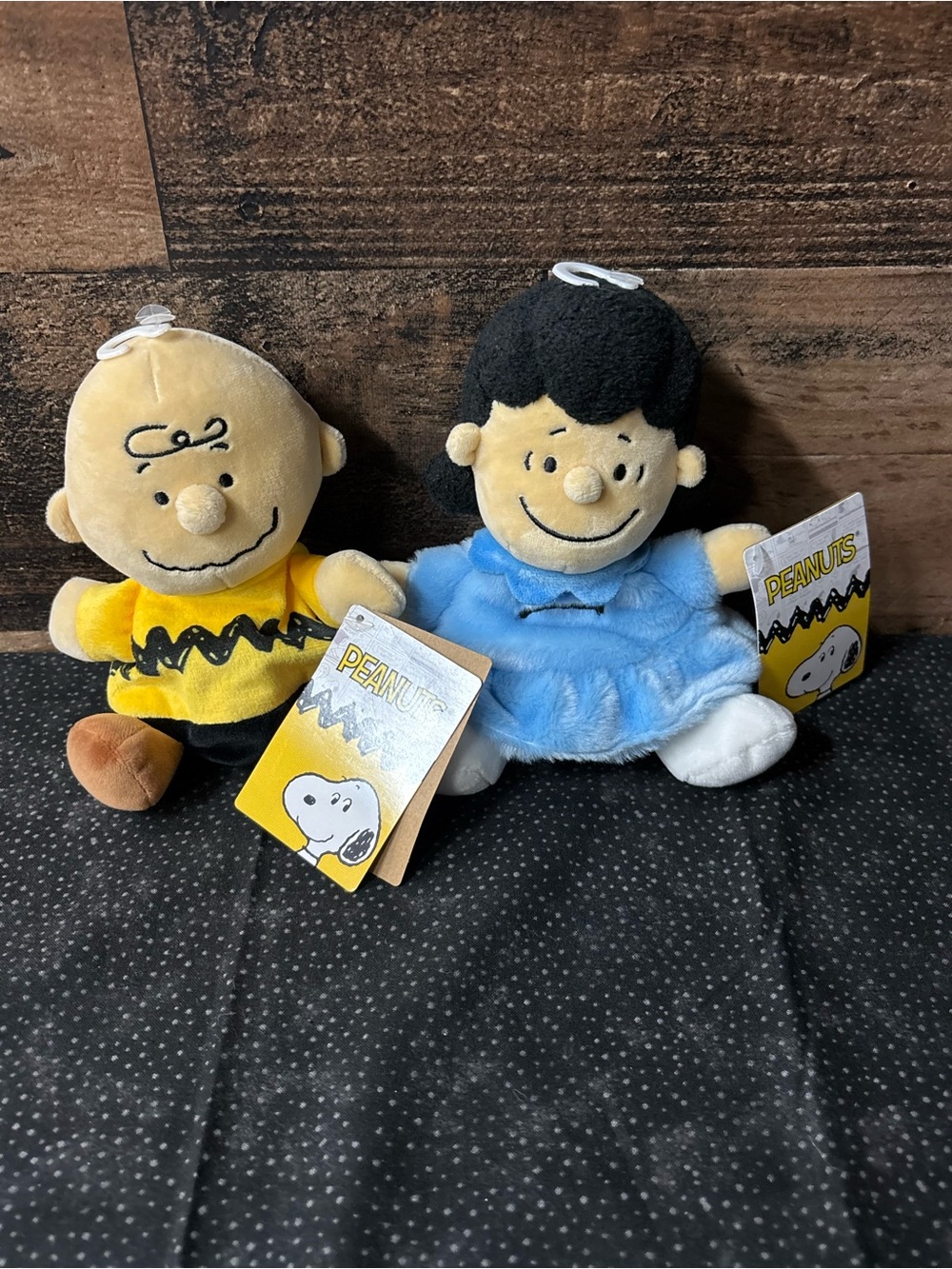 Peanuts Palm Pals Plush Charlie Brown (Yellow) & Lucy (Blue) Set
